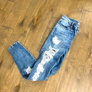 GUESS  distressed skinny ankle jeans size 25